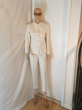 🔥 Like New Piazza Sempione (Italy) Off White/Cream Pants Suite